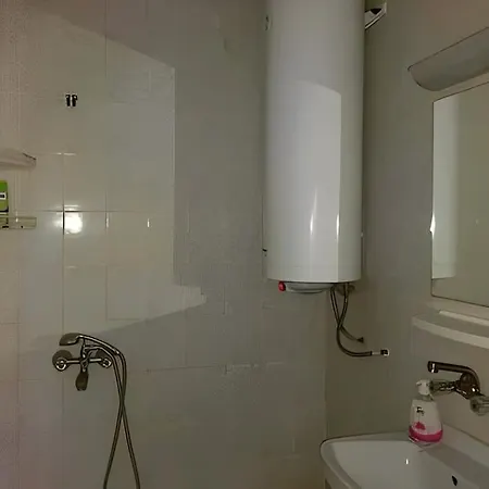 Апартамент Hot Cosy And Spacious Flat Near Sea Garden