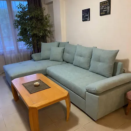Hot Cosy And Spacious Flat Near Sea Garden Апартаменты *